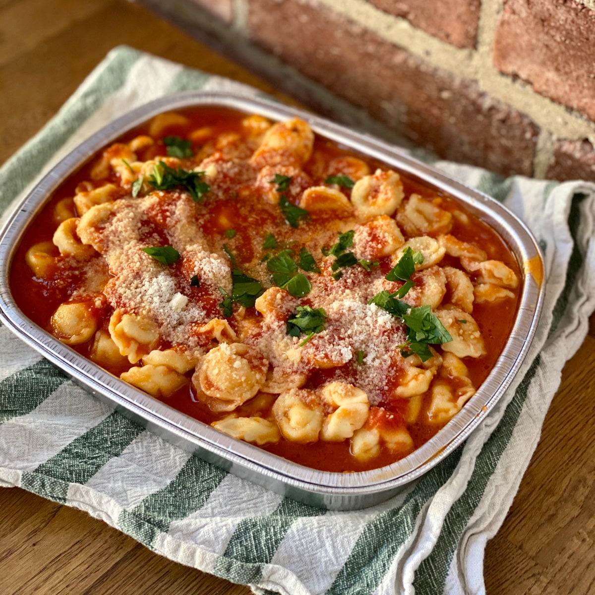 Cheese Tortellini in Tomato Sauce